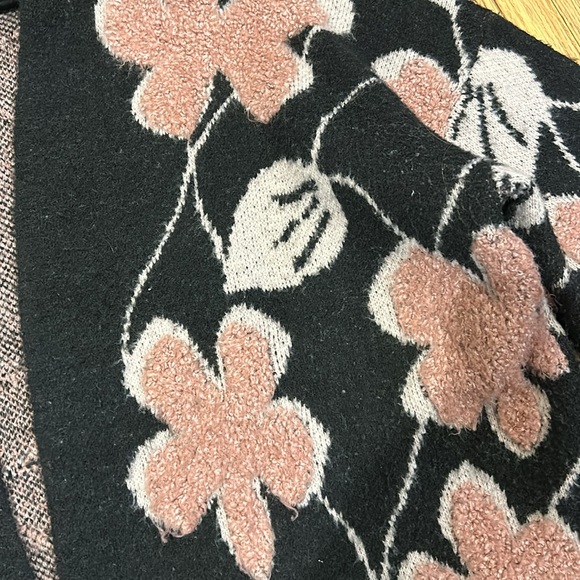 Cardigan like no other! Oversized floral bulky knit XL - Picture 6 of 8